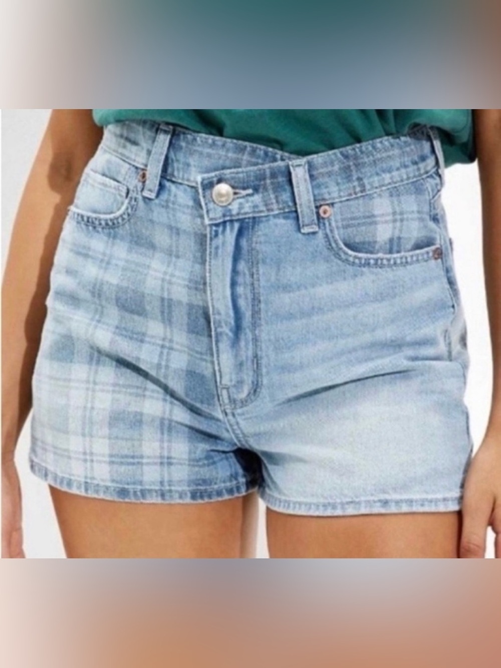 American Eagle Sz 00 Plaid Jean Shorts Inseam  2” Rise 10” - Highest Rise Mom